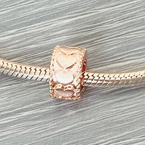 Rose Gold plated HEART Design Bracelet charm - Picture 2 of 5